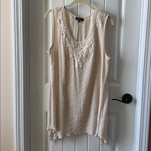 Cream crinkle top